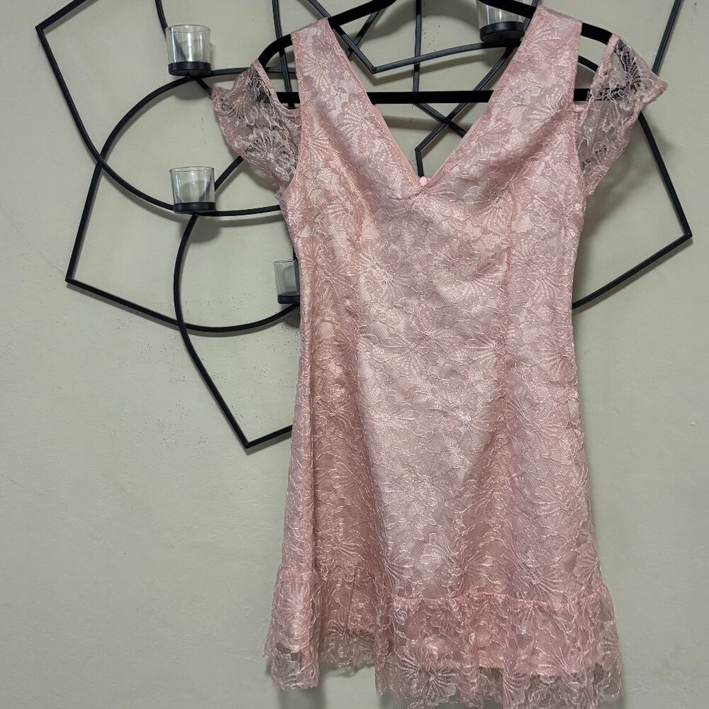 NWOT Pro Lind Floral Lace Off The Shoulder Cold Shoulder Mini Pink Dress M
